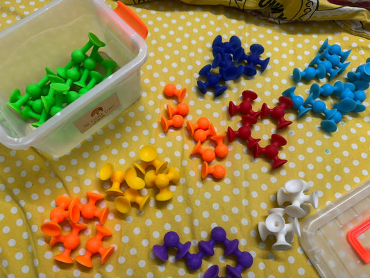 CLEVER CLOGS 58-piece wobblers set – fun STEM construction toy for kids.