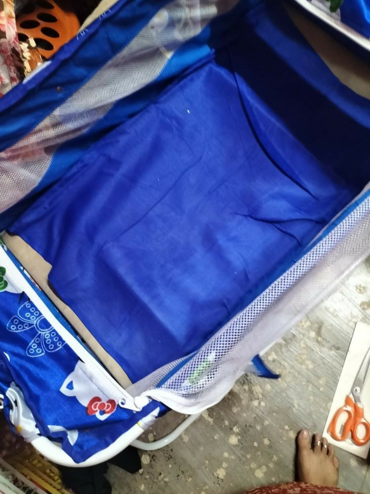 manual baby cradle, rocking cradle for newborn, portable baby cradle India, gentle rocking crib, safe baby sleeping cradle