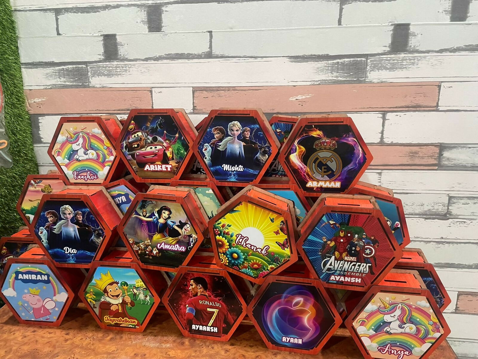 Hexagonal piggy bank