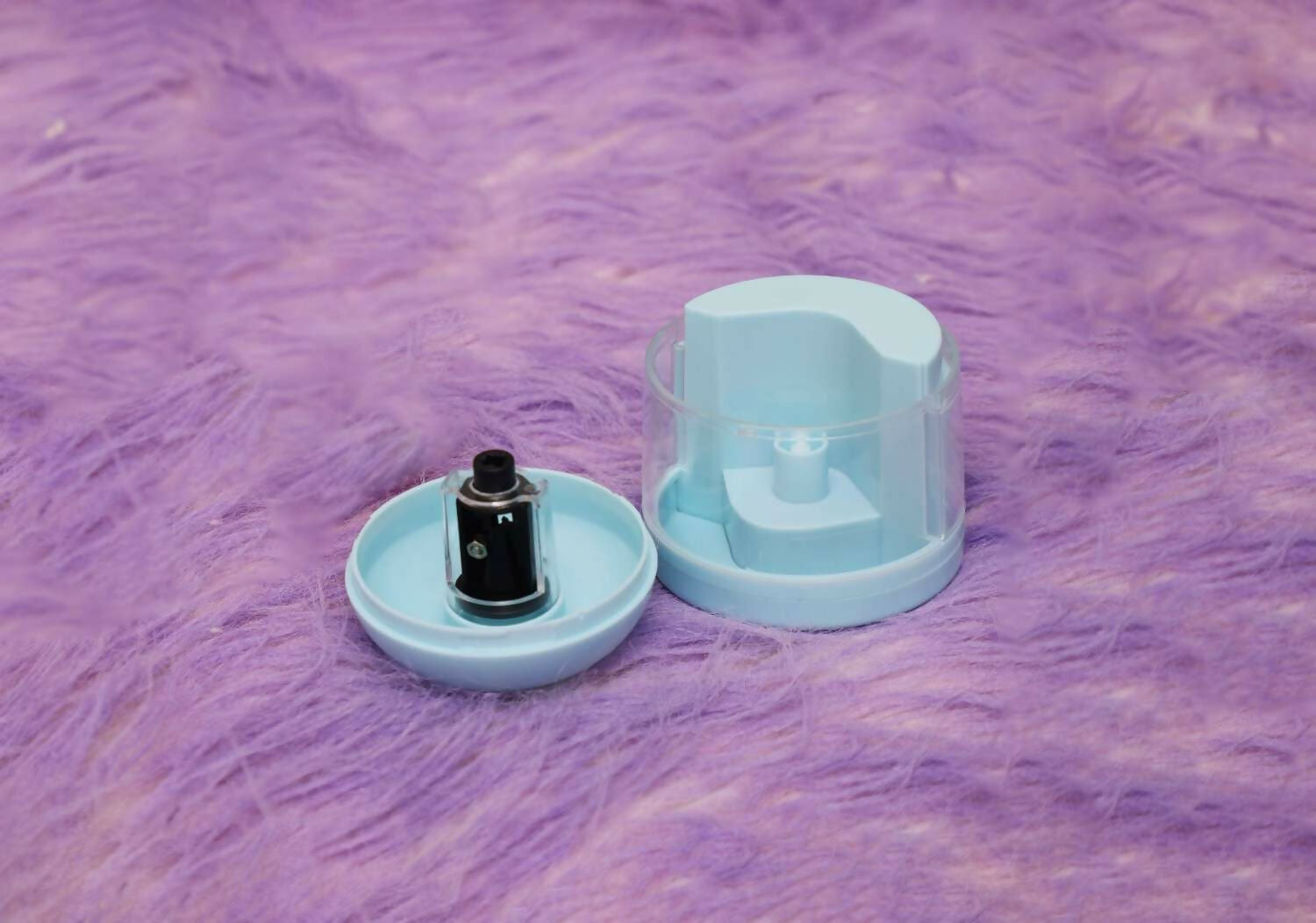 Creative appearance and space saver, small and portable Comes with removable tray, easily to operate for small kids, Best Sharpener for kids