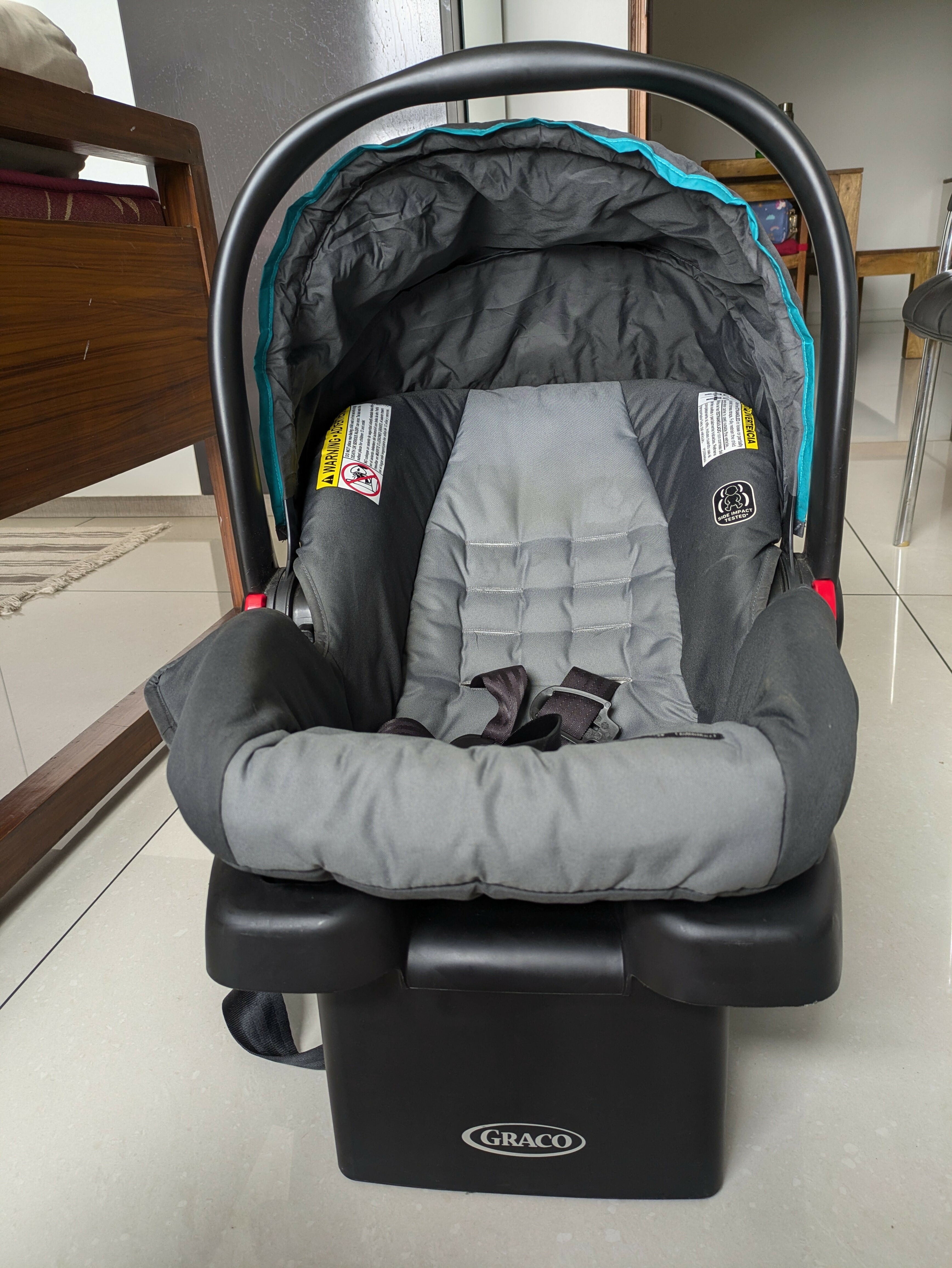 GRACO Snugride Snuglock 30 Rear-Facing Infant Car Seat