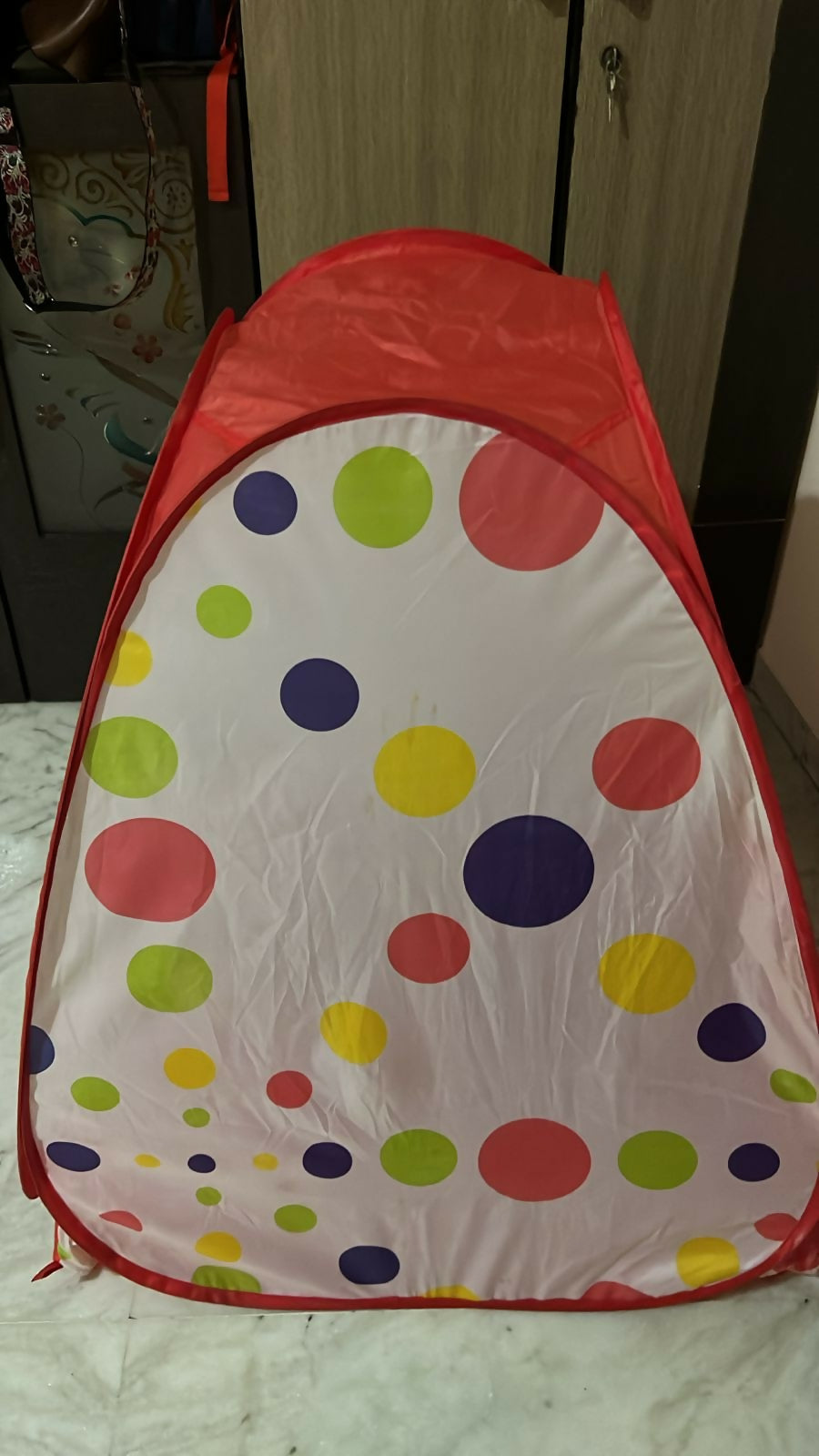 BABY BUCKET Tent House, Lightweight & Durable Playhouse for Kids, Easy Setup for Indoor & Outdoor Fun.