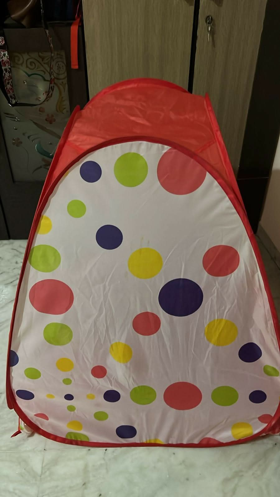 BABY BUCKET Tent House, Lightweight & Durable Playhouse for Kids, Easy Setup for Indoor & Outdoor Fun.