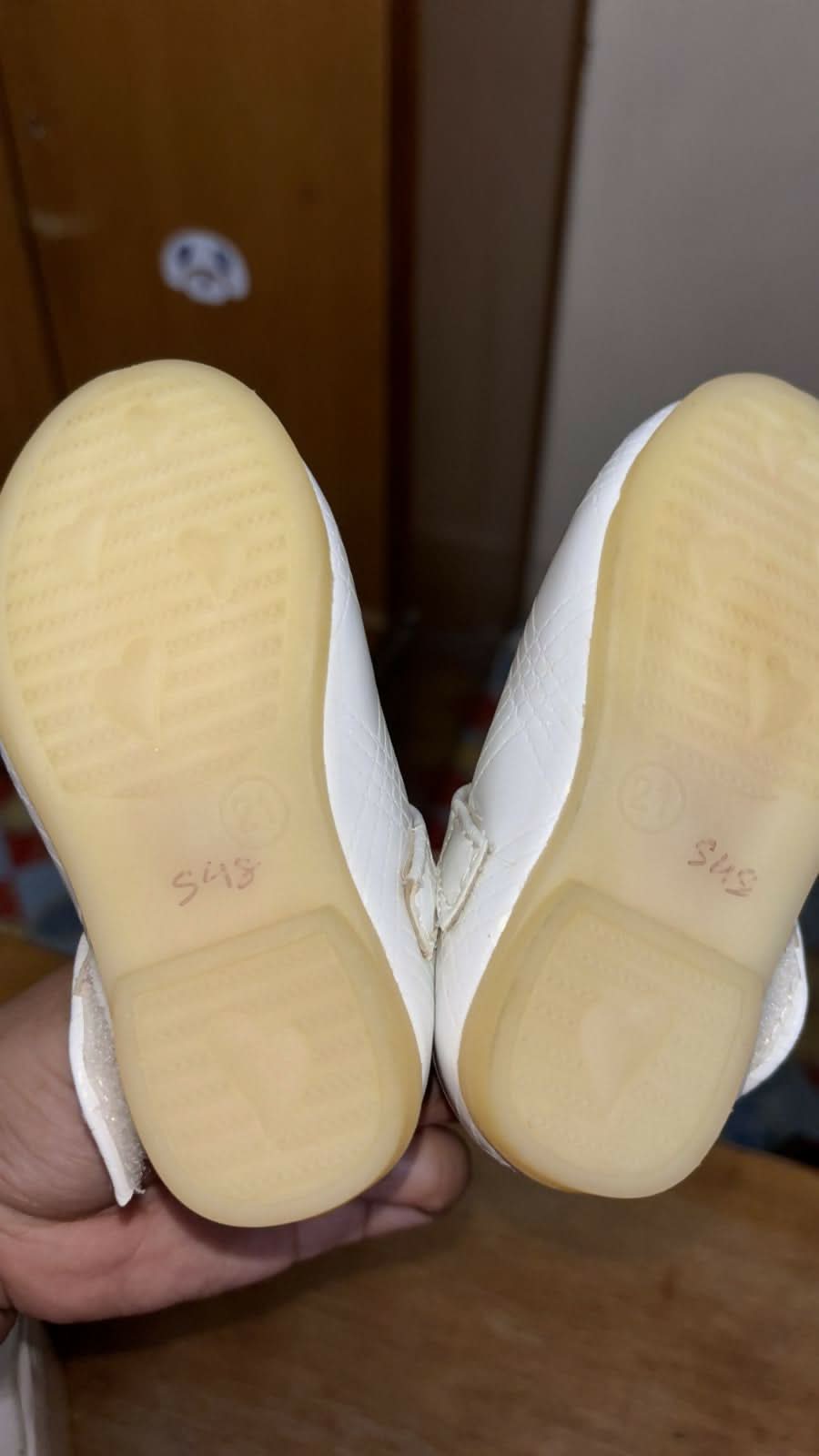 Buy baby girl shoes – comfortable, stylish, and perfect for little feet.