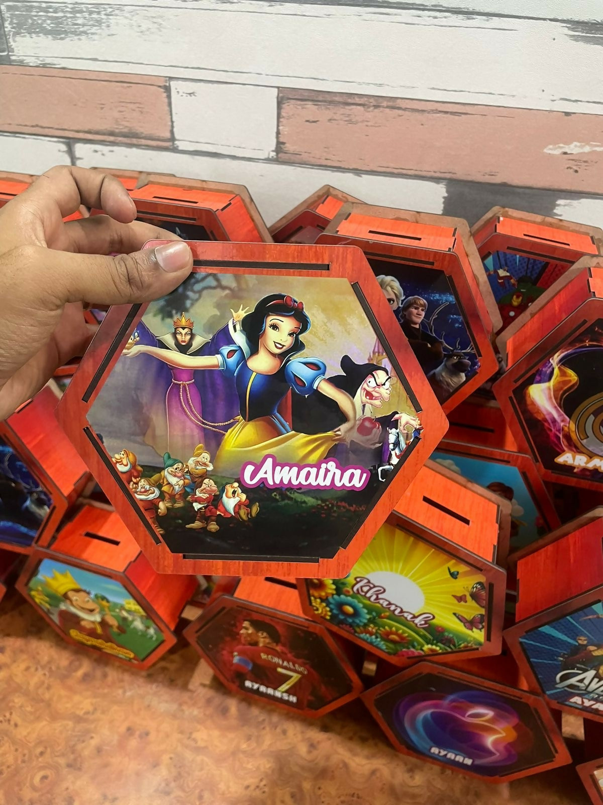 Hexagonal piggy bank