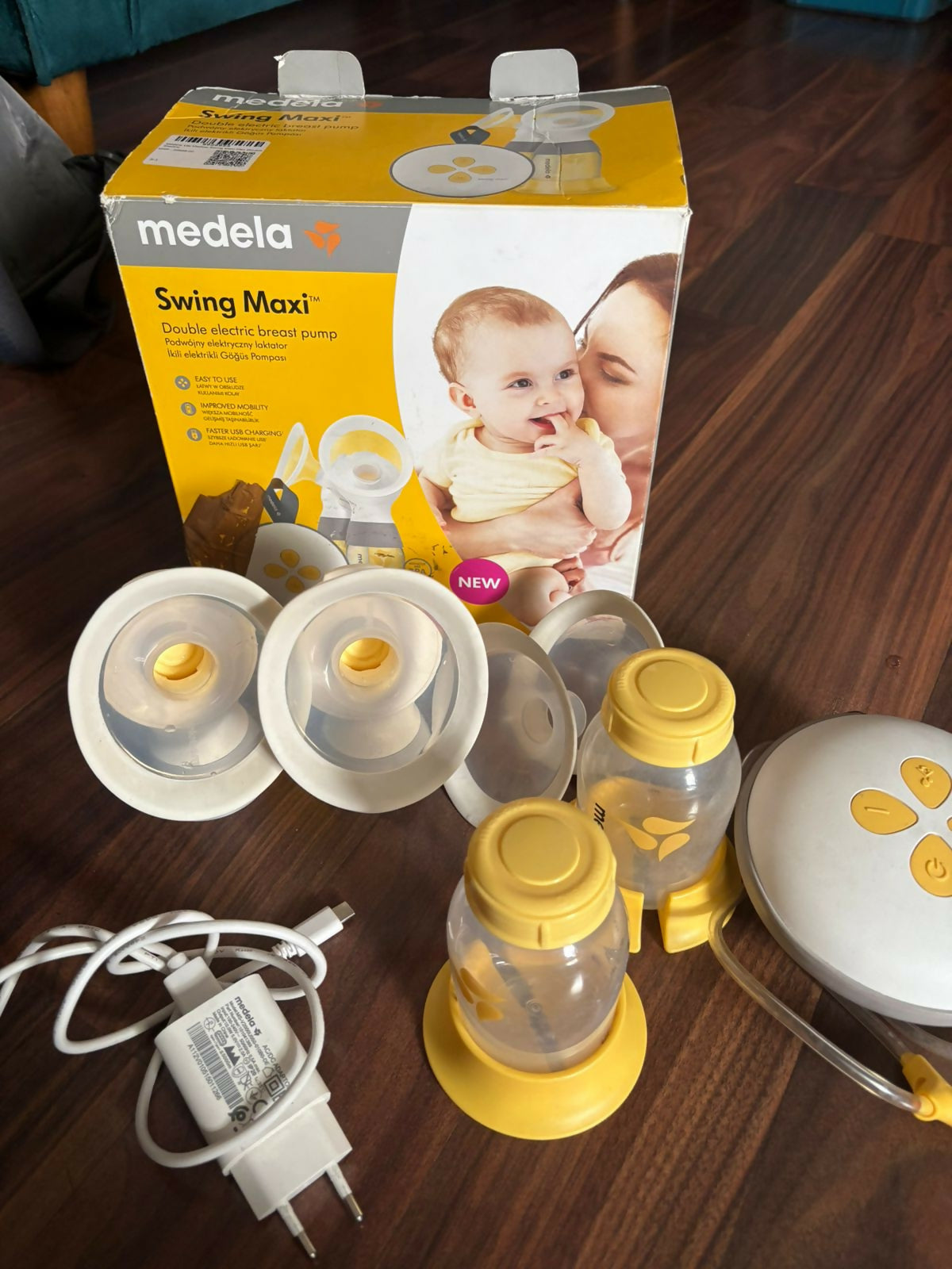 MEDELA Swing Maxi double electric breast pump – efficient, portable, and comfortable for daily use.