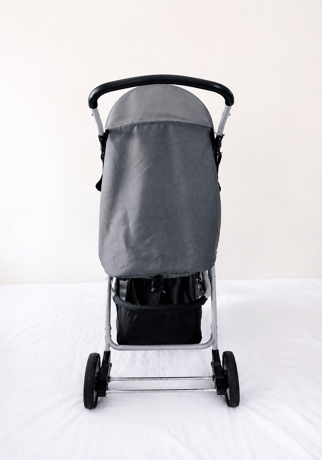 Hauck Baby Stroller Pushchair with reclining seat, adjustable canopy, 5-point safety harness, smooth wheels, foldable frame, and comfortable seating for safe and convenient everyday outings with babies and toddlers.