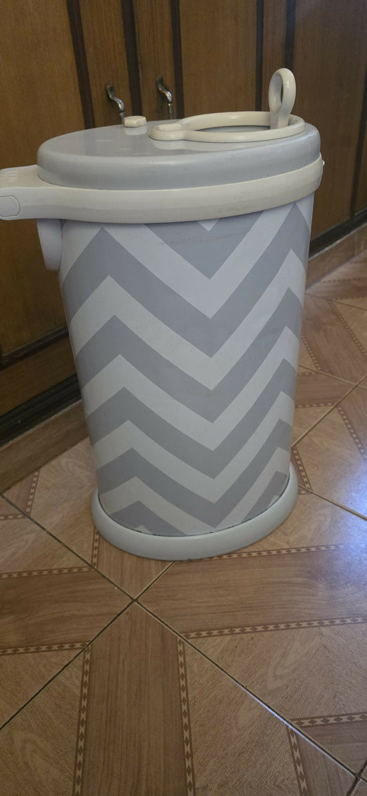 UBBI Odor Locking Diaper Pail - Grey & White Colour
