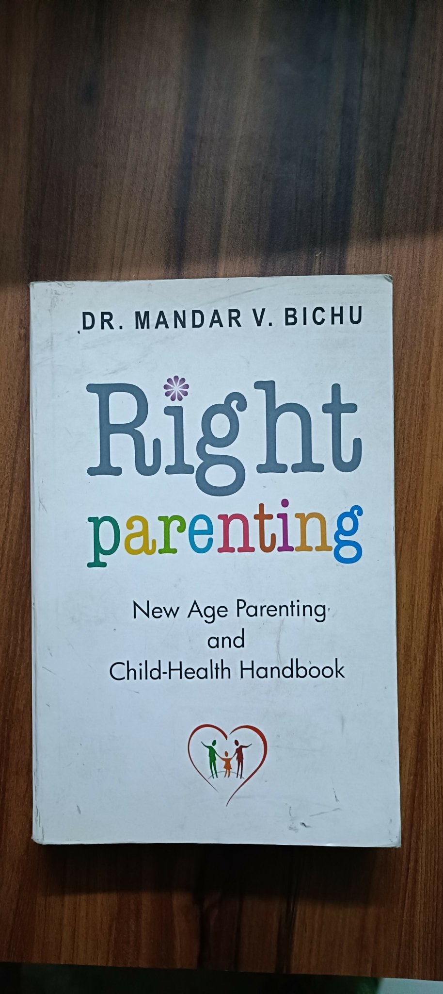 Books for parents featuring practical guidance on pregnancy, newborn care, child development, positive parenting, and family wellness with easy-to-read content and expert insights.