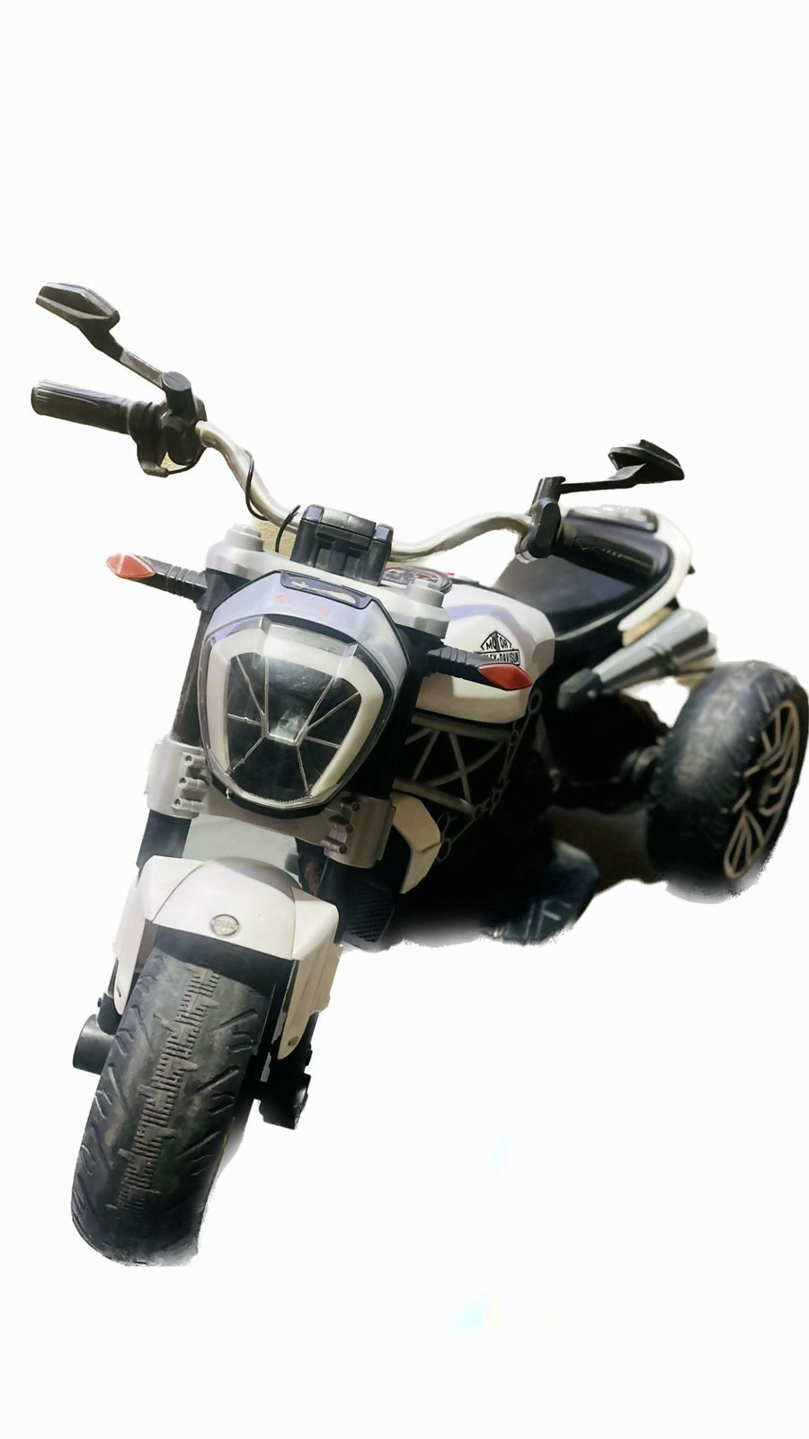 Give your child the thrill of adventure with this safe, fun, and easy-to-ride electric bike!