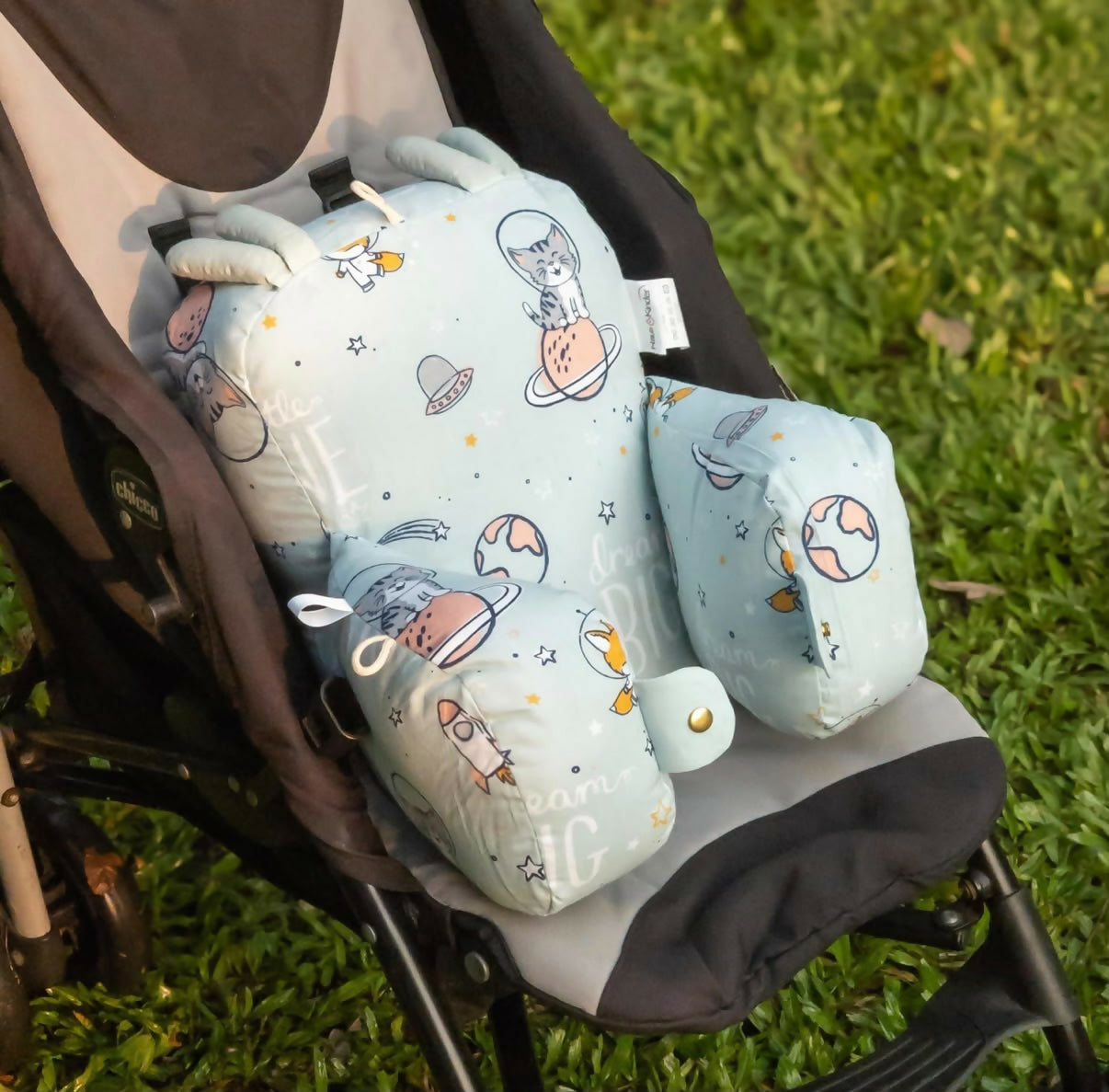 HAUS & KINDER adjustable pillow cum seat support with a soft cushioned design, ergonomic support, and adjustable fit to help keep babies comfortable during seating, feeding, and travel.