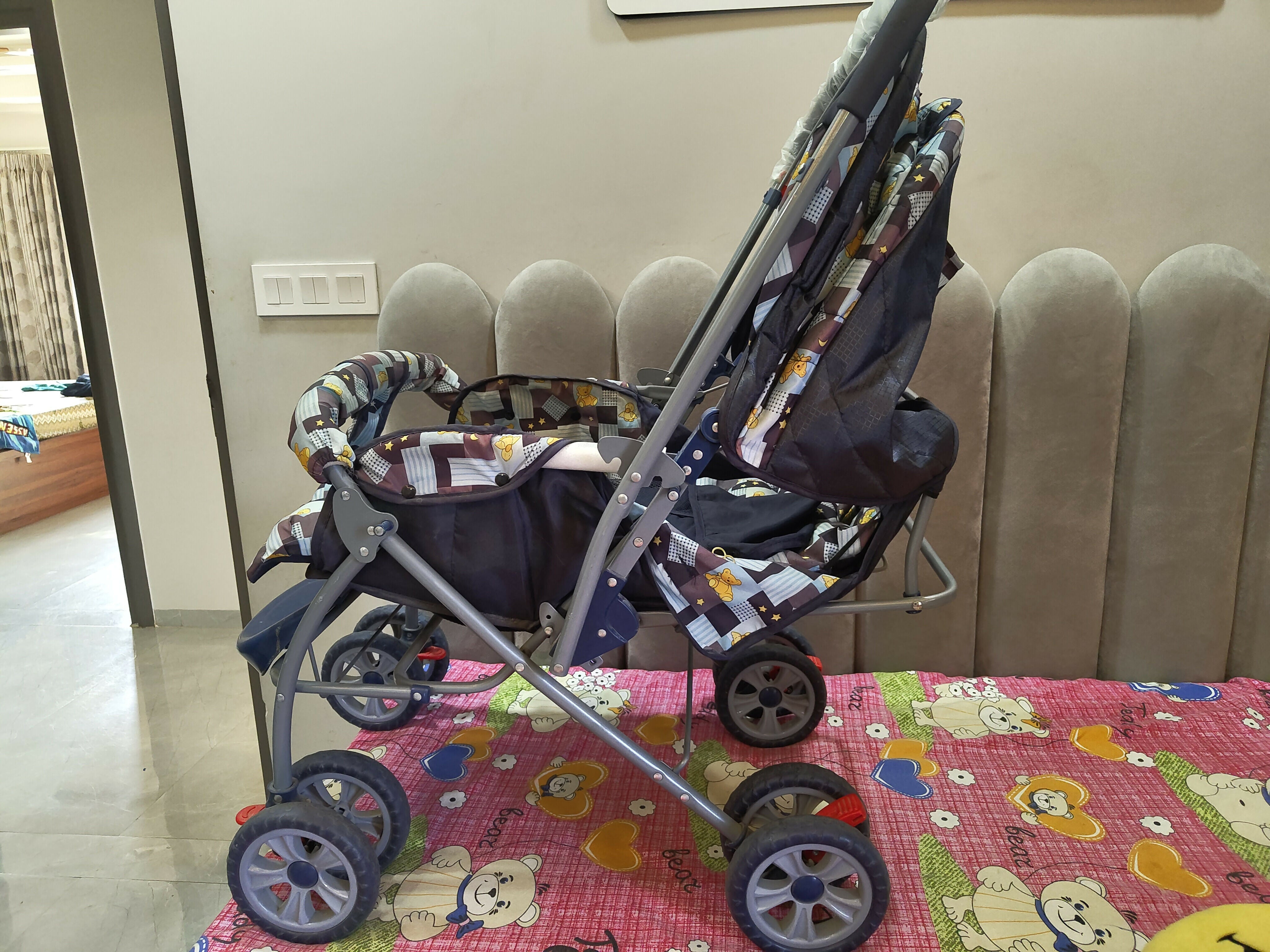 Stroller with colorful pattern