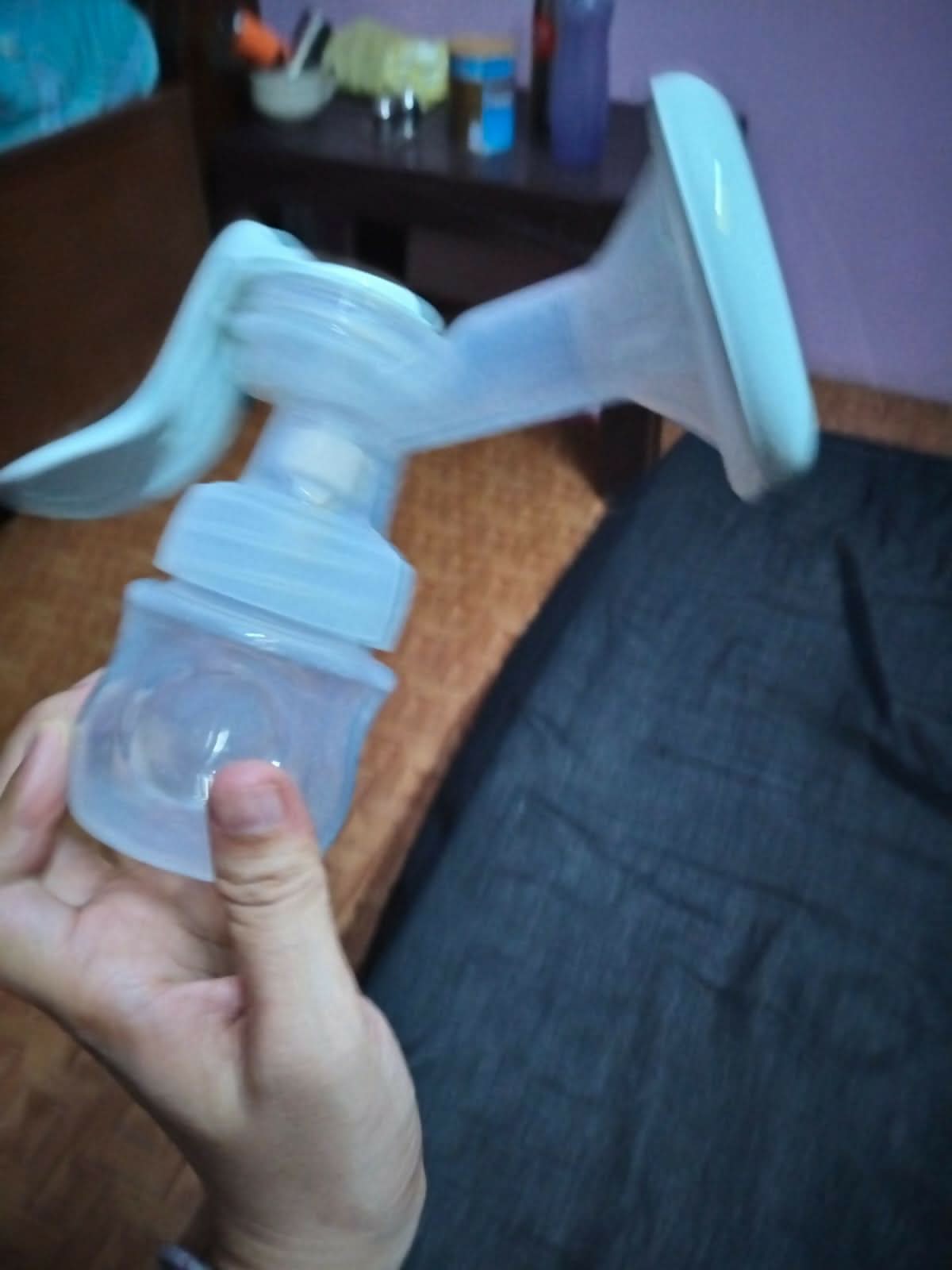 Buy Philips Avent Manual Breast Pump – comfortable, efficient, and portable solution for nursing mothers.
