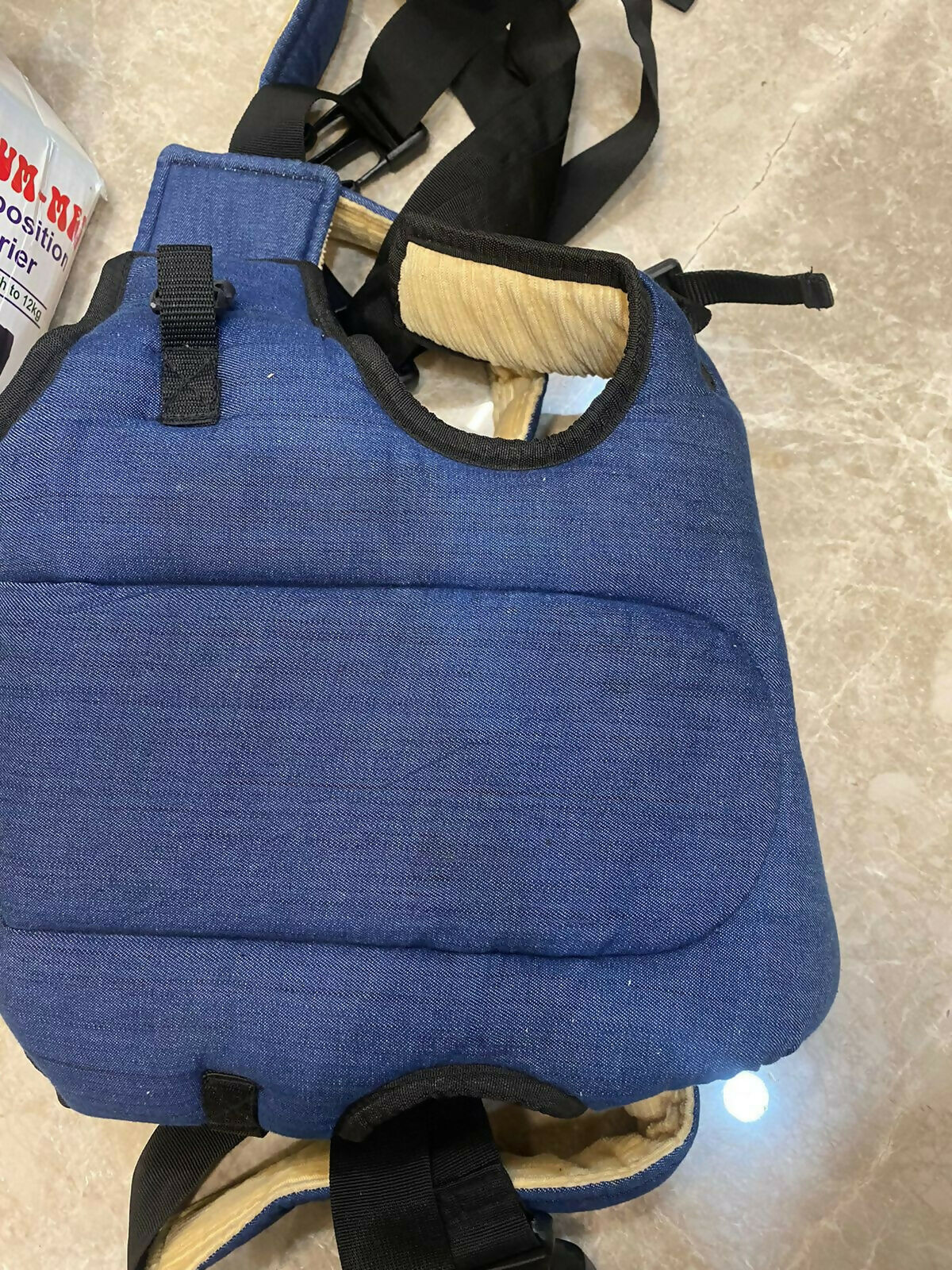 MUM AND ME Hauck 4-way baby carrier – safe, comfortable, and versatile for parents on the go.