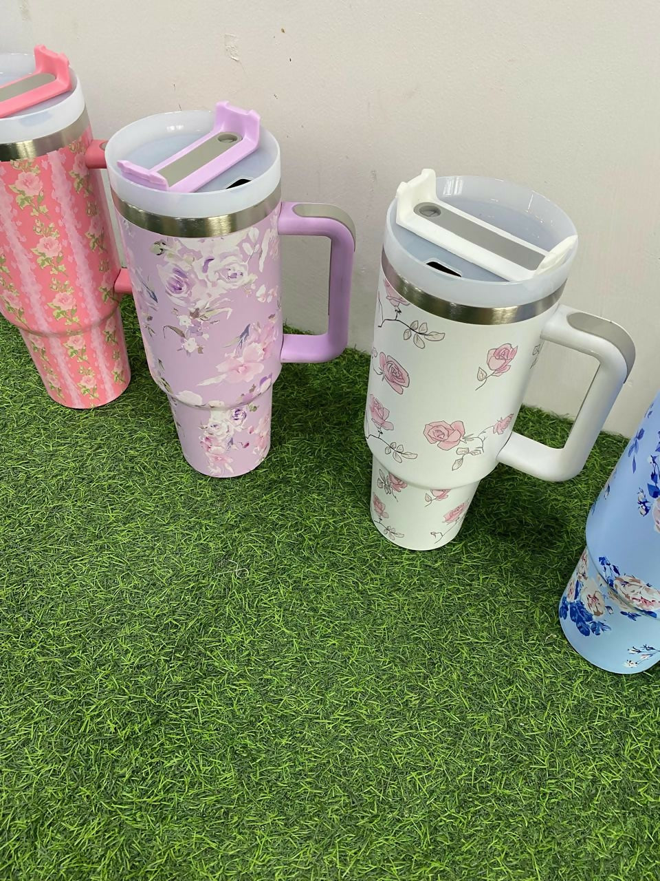 Personalized 1200ml Floral Tumbler – Available in 4 Shades