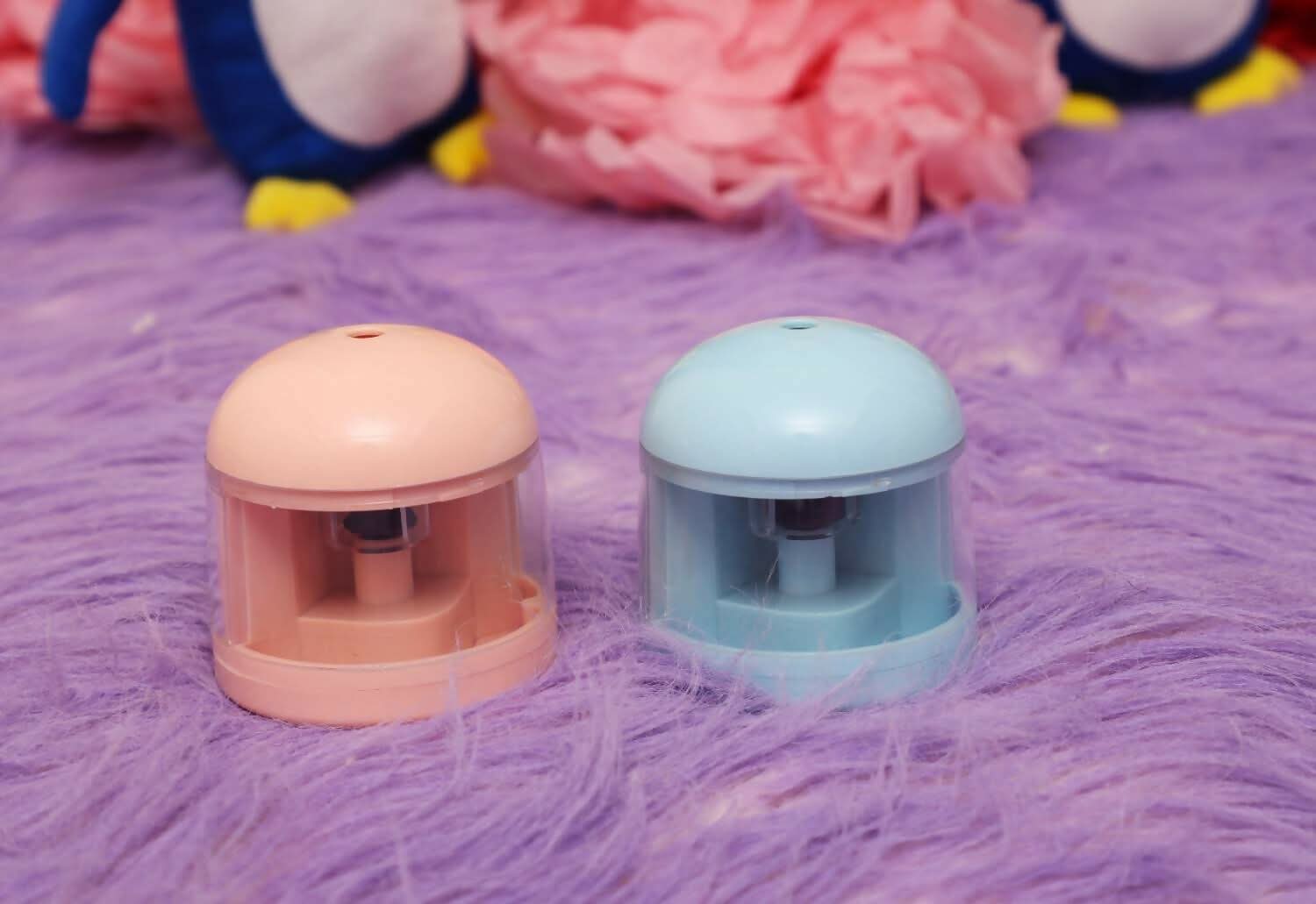 Creative appearance and space saver, small and portable Comes with removable tray, easily to operate for small kids, Best Sharpener for kids