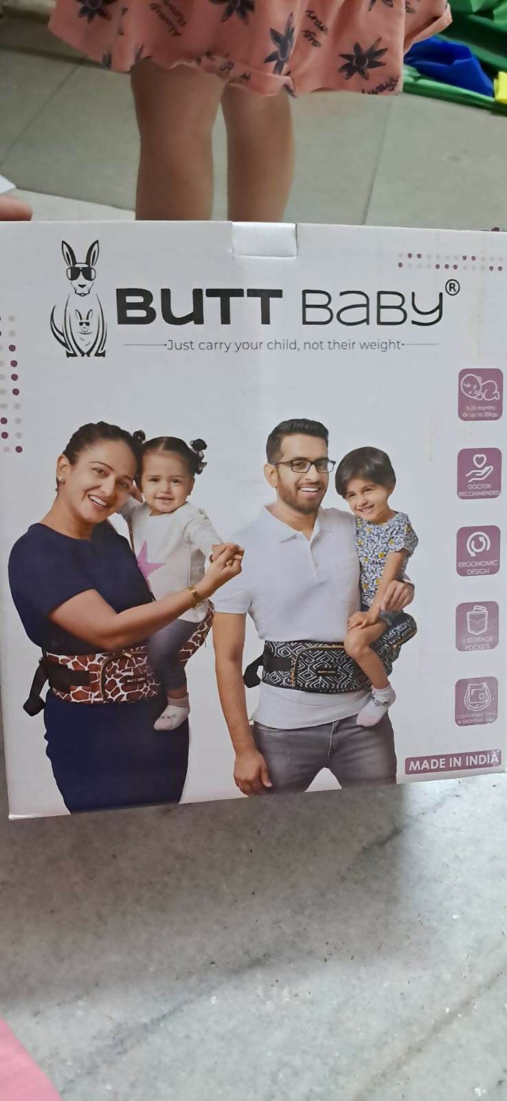 Adjustable baby carrier – safe, padded, and comfortable for everyday use.