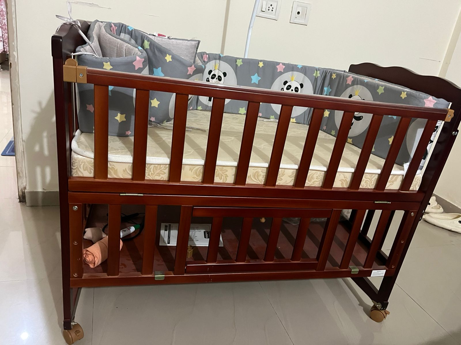 BABYHUG MONTANA Wooden Cot/Crib cum Rocker with Mosquito Net