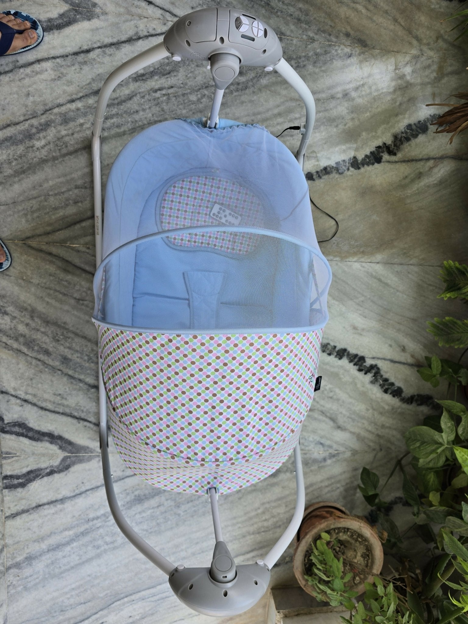 R for Rabbit Lullabies automatic baby cradle with gentle swing motion, comfortable sleeping space, sturdy frame, soothing design, and secure construction for newborns and infants.