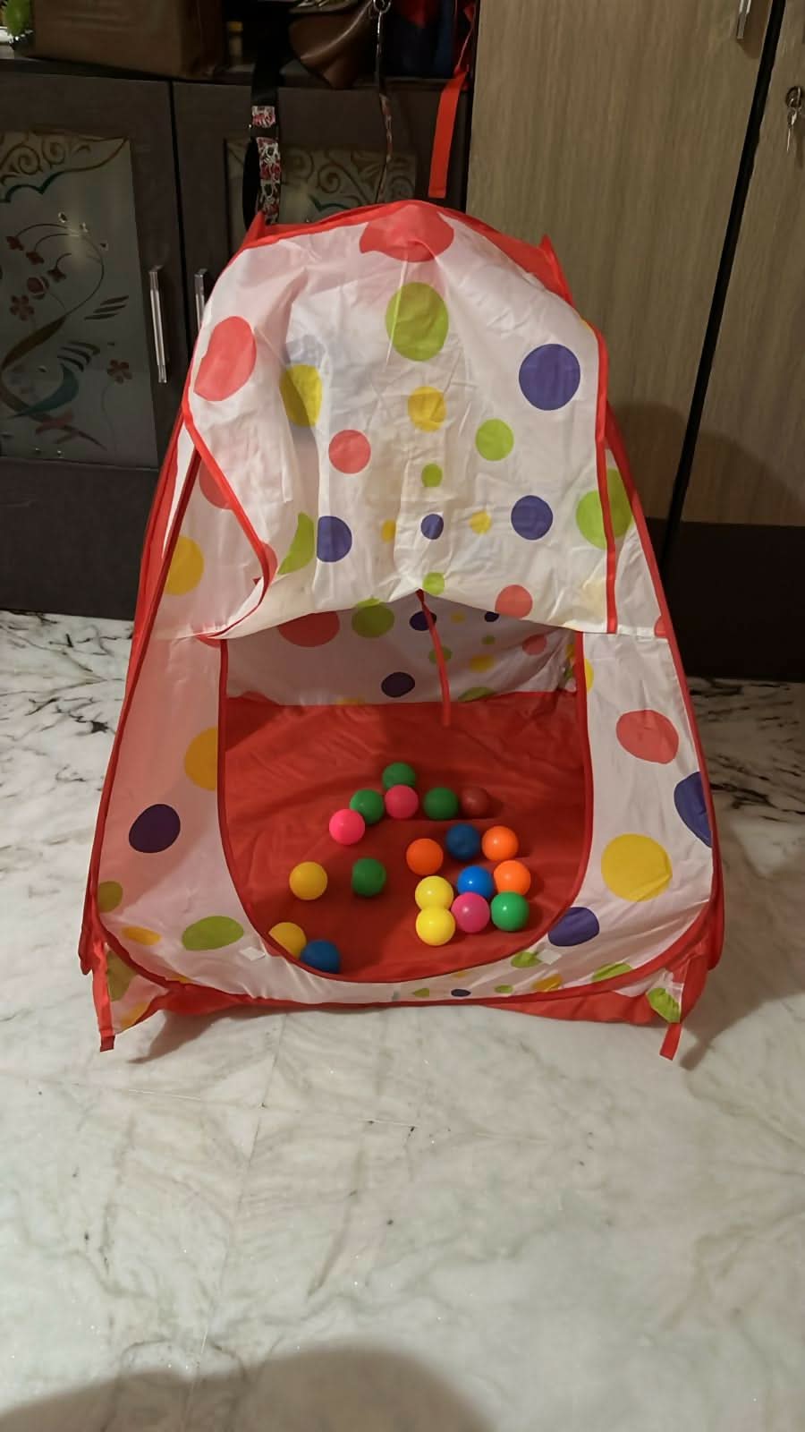 BABY BUCKET Tent House, Lightweight & Durable Playhouse for Kids, Easy Setup for Indoor & Outdoor Fun.