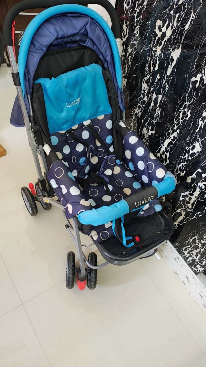 LUVLAP Sunshine Baby Stroller/Pram with adjustable canopy, reclining seat, and secure 5-point safety harness.