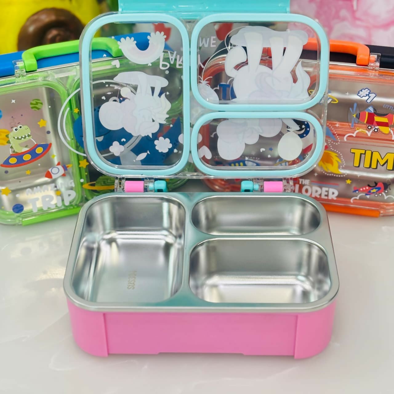 3-grid stainless steel lunch box with separate compartments, durable food-grade construction, secure lid, and a compact design to keep meals organized for school, work, and travel.