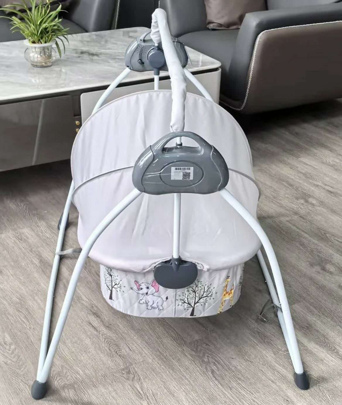 Baby hug swing cradle with remote