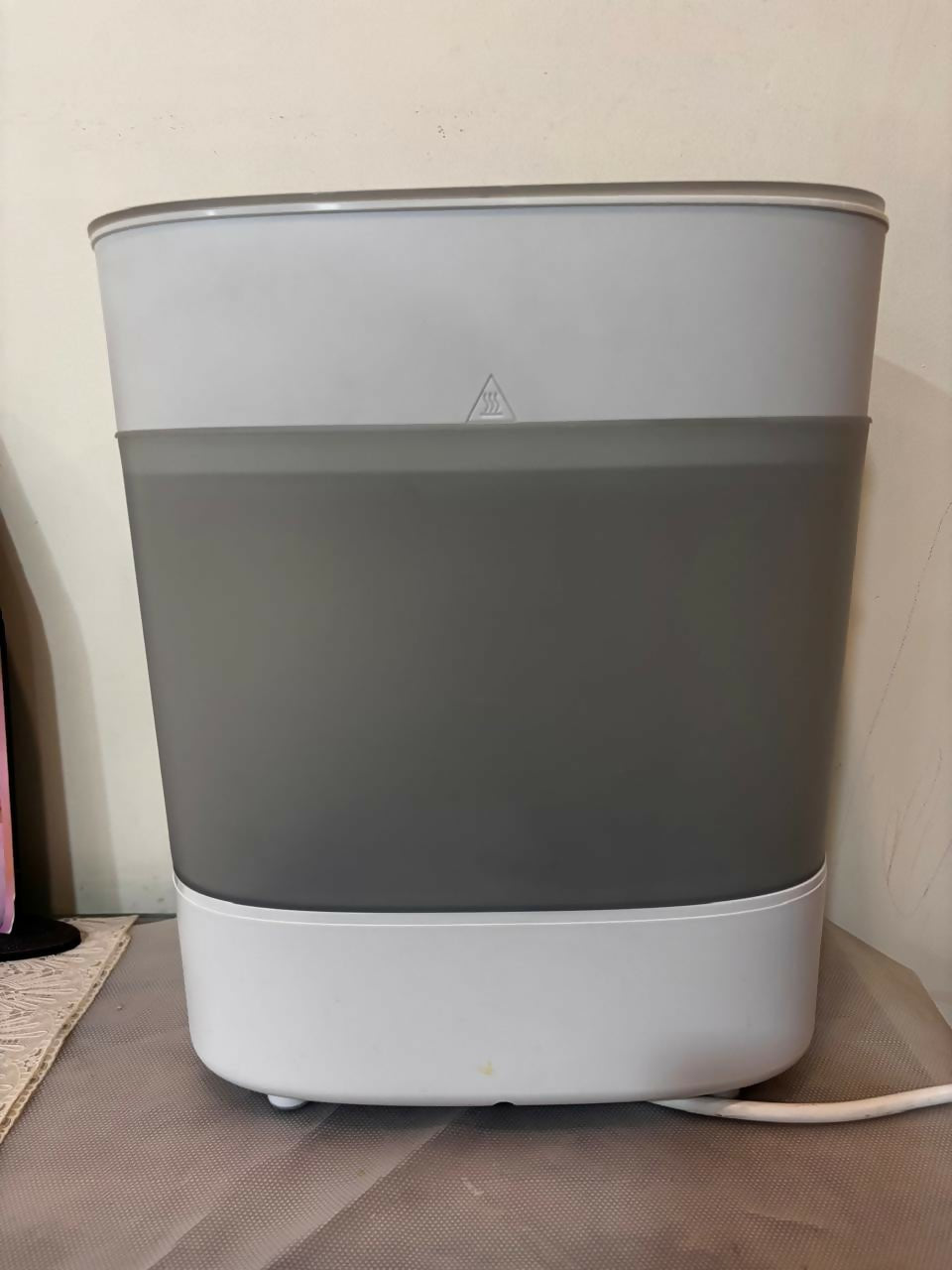 PHILIPS AVENT Advanced Bottle Steriliser with efficient steam sterilization, spacious design, and hygienic cleaning support for baby bottles, feeding accessories, and infant essentials.