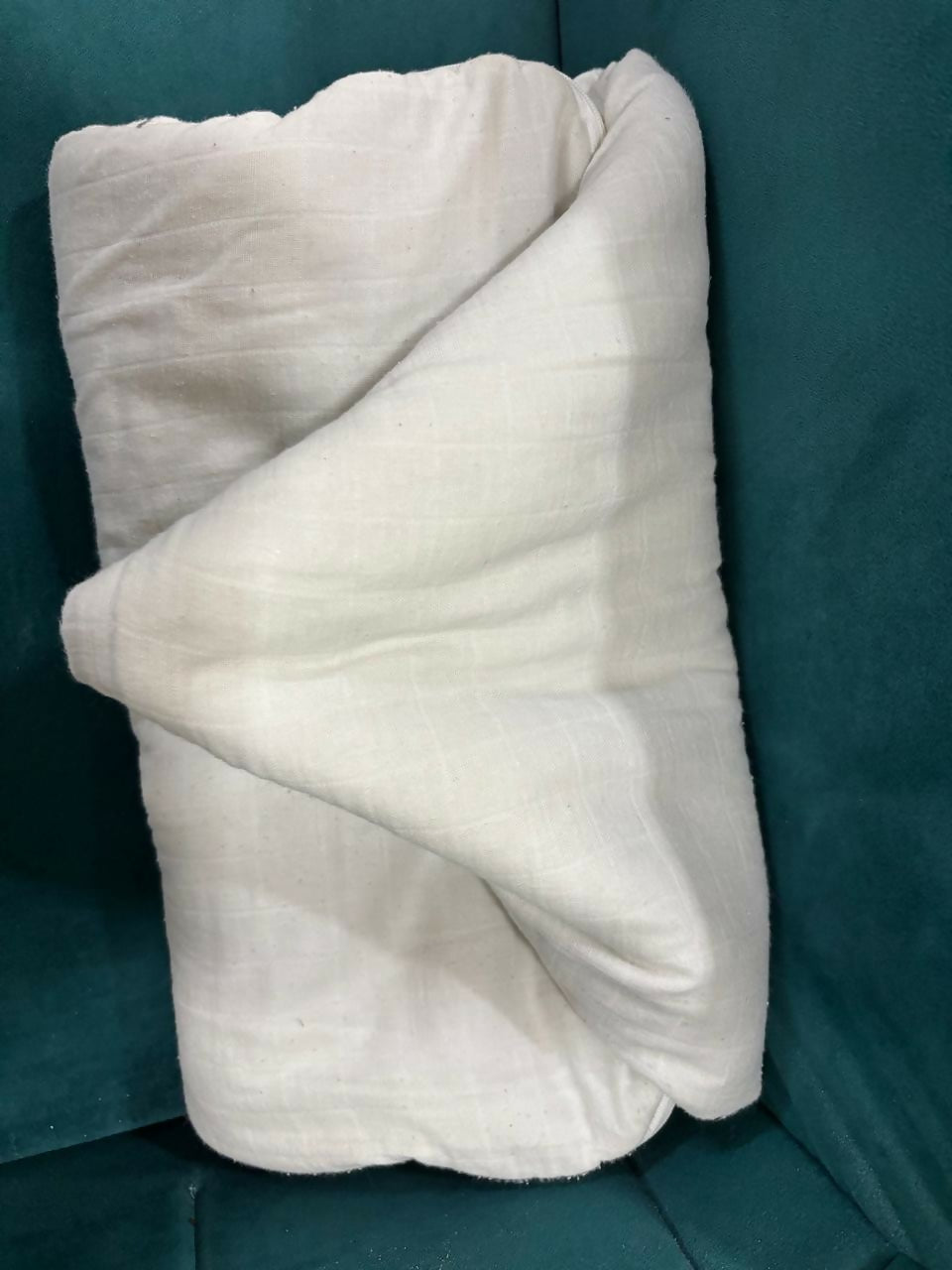 ZOEY muslin cotton carrier nest/sleeping bag – soft, breathable & convertible for newborns up to 6 months.