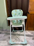 R for Rabbit Marshmallows high chair with adjustable seating, feeding tray, secure safety harness, sturdy frame, and comfortable support for babies during mealtimes.