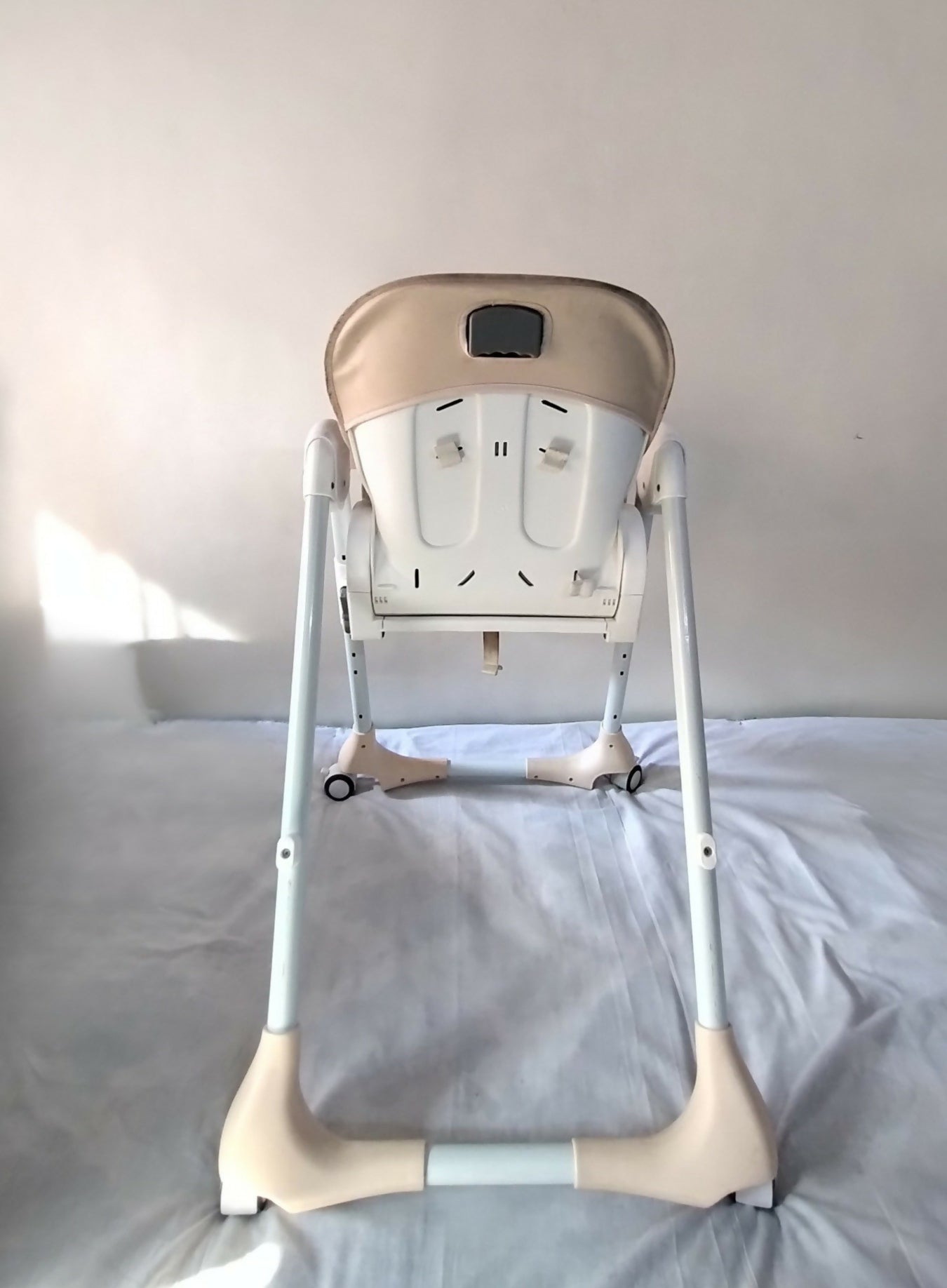 R FOR RABBIT Marshmallow Baby High Chair B176 with 7-level recline and foldable design.