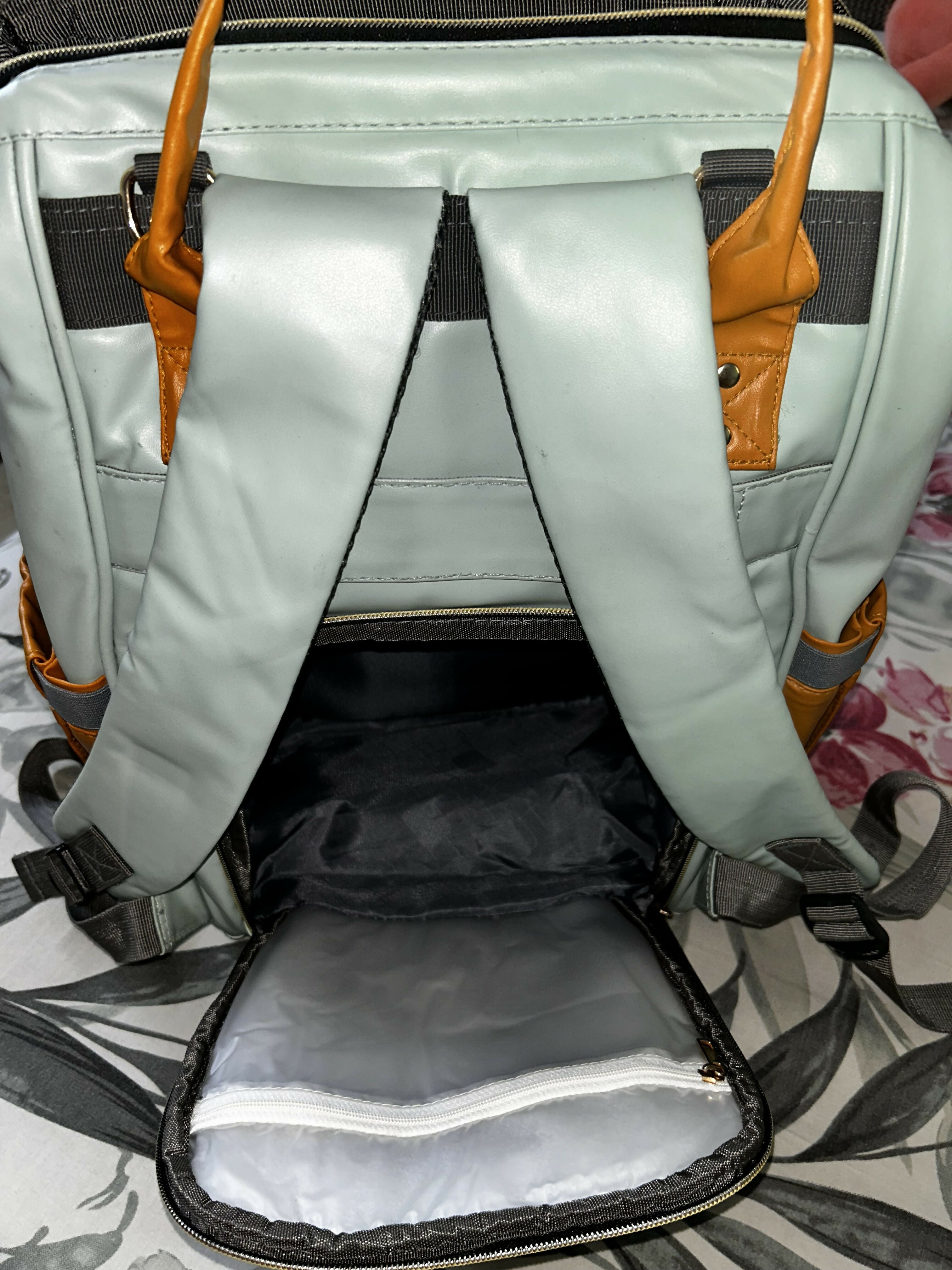 STARANDDAISY diaper bag for mothers with spacious compartments, multiple storage pockets, comfortable carrying straps, and organized space for baby essentials during travel and outings.