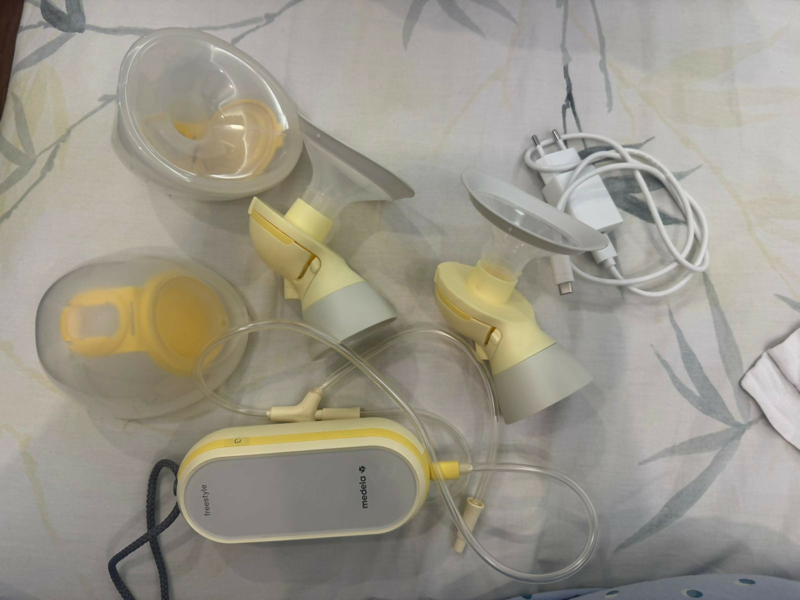 Pump smarter and on your schedule with this Medela bundle designed for comfort and convenience.