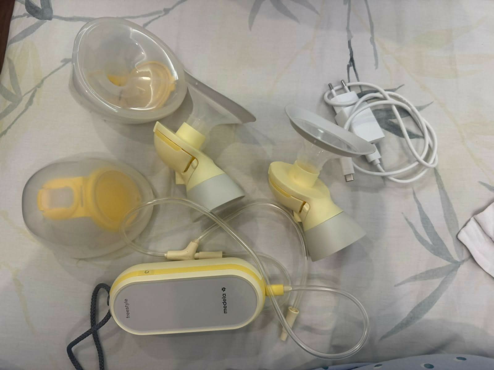 Pump smarter and on your schedule with this Medela bundle designed for comfort and convenience.