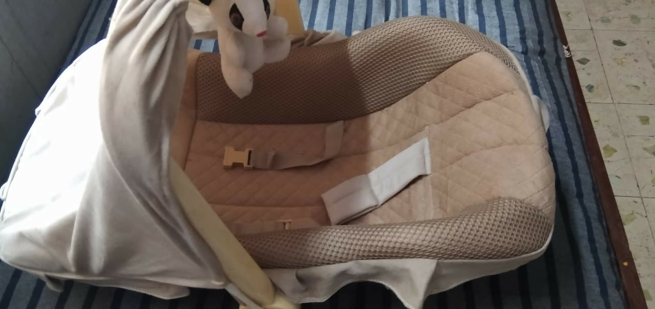 MAMA LUV MEE Carry Cot Cum Bouncer with Mosquito Net