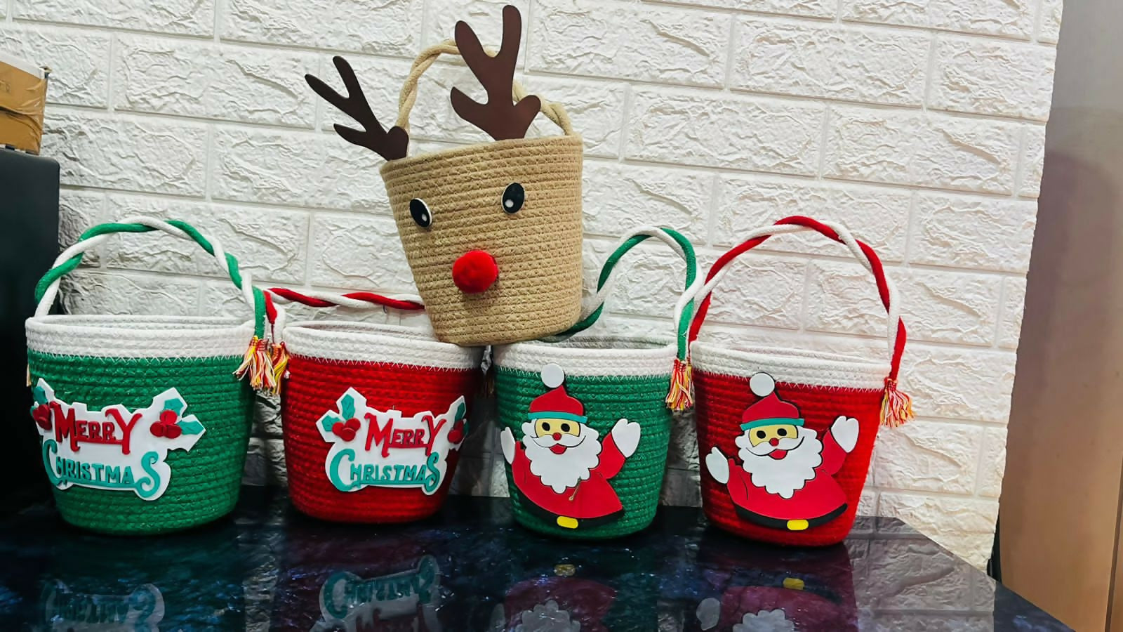 Christmas jute open baskets