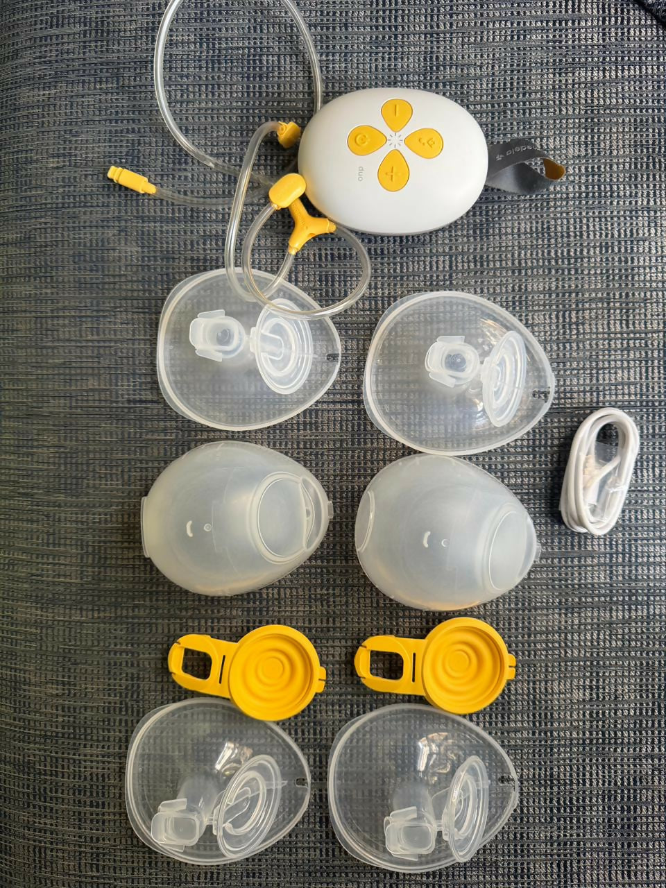 MEDELA Duo hands-free breast pump – portable, quiet, and comfortable pumping solution for moms.
