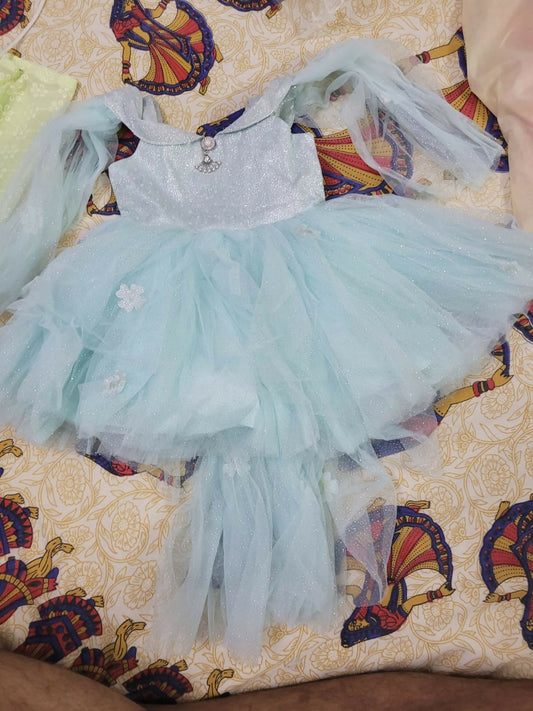 Beautiful Dress/Frock for Baby Girl – Soft fabric, charming design, and perfect for special occasions or daily wear.