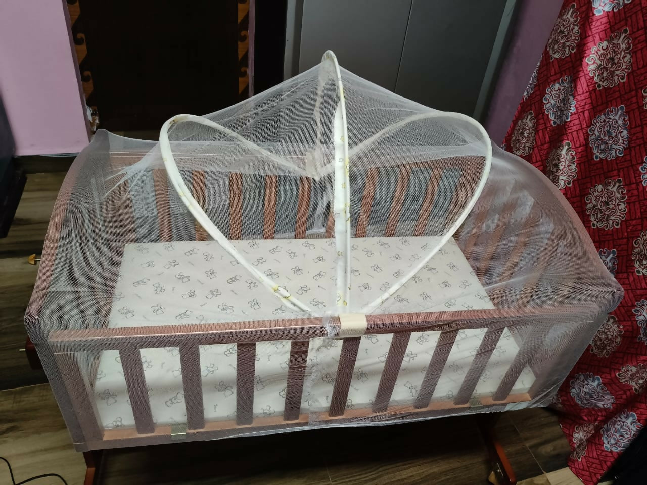 Give your baby a safe and stylish sleeping space with the versatile First Step Cradle perfect for a peaceful nursery!