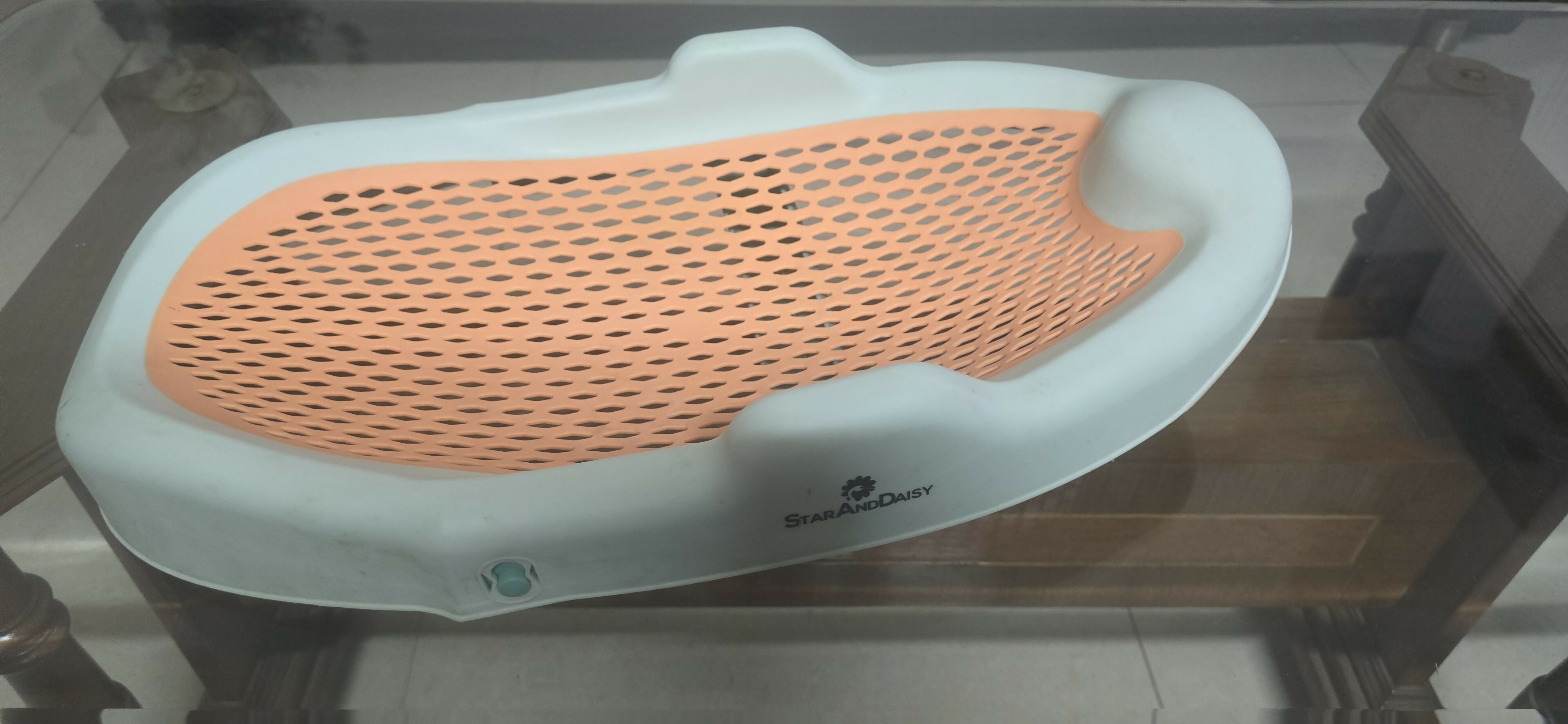 STAR & DAISY Baby Bath Tub Seat (Anti Slip) Chair Foldable Baby Bath Chair (Orange )