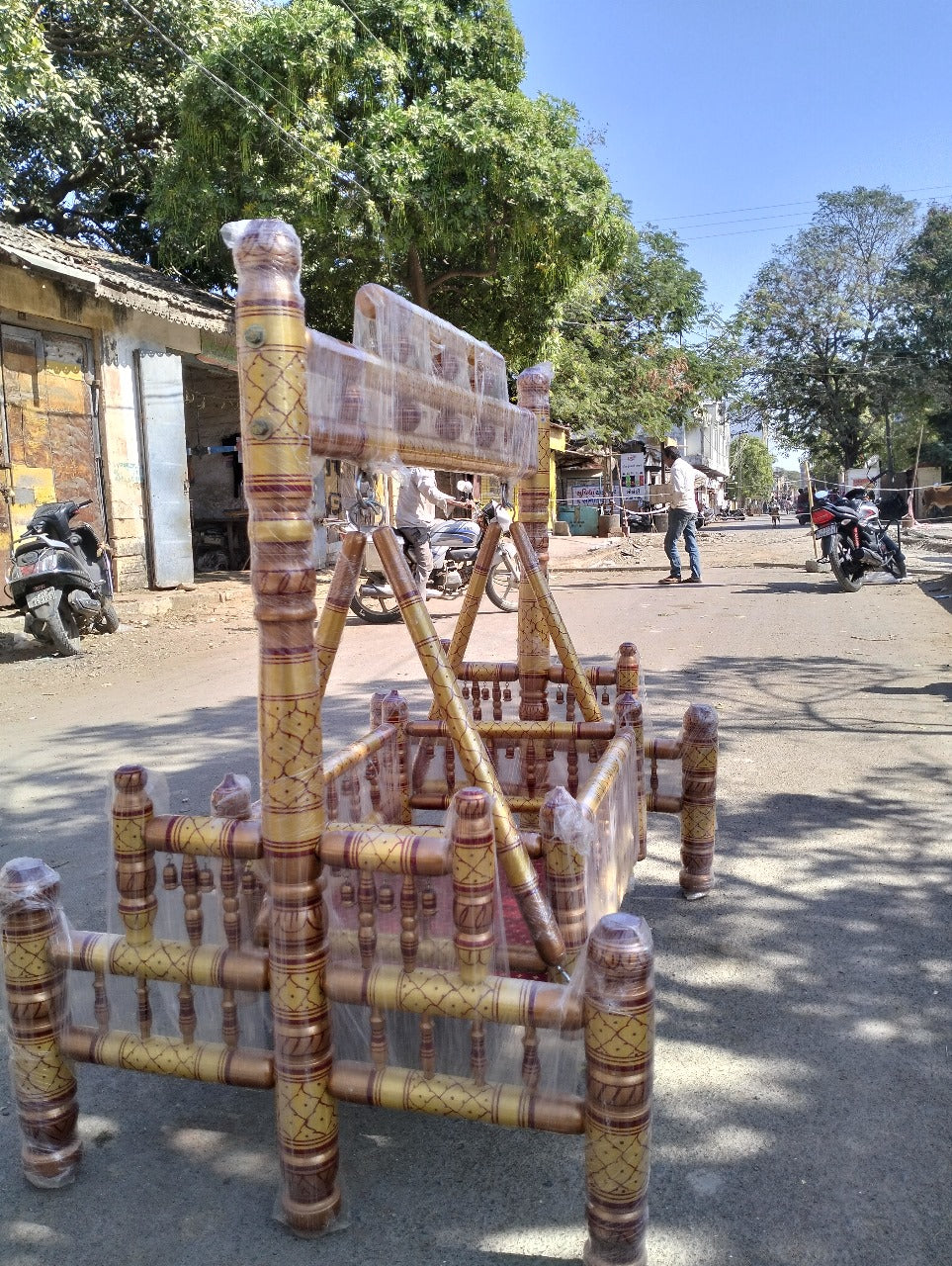 Wooden Pure Teak Wood Big Cradle With Parna