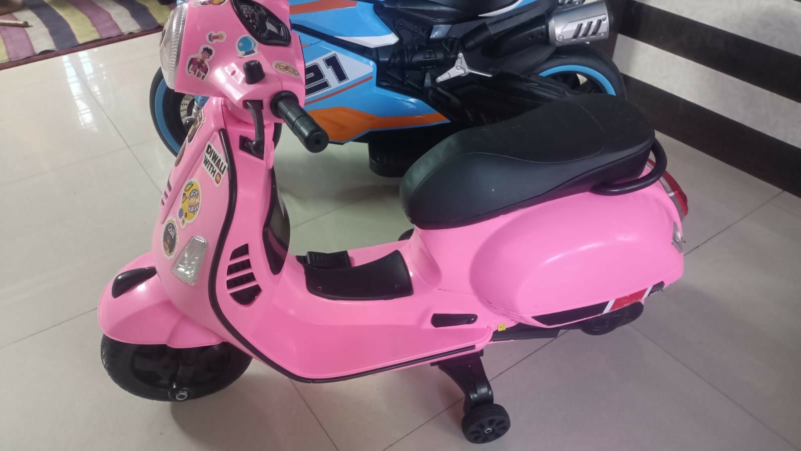 SHAKY WORLD Vespa scooty for kids, ride-on scooter for boys and girls, stylish kids scooty toy, Vespa design ride-on, indoor outdoor ride-on scooter