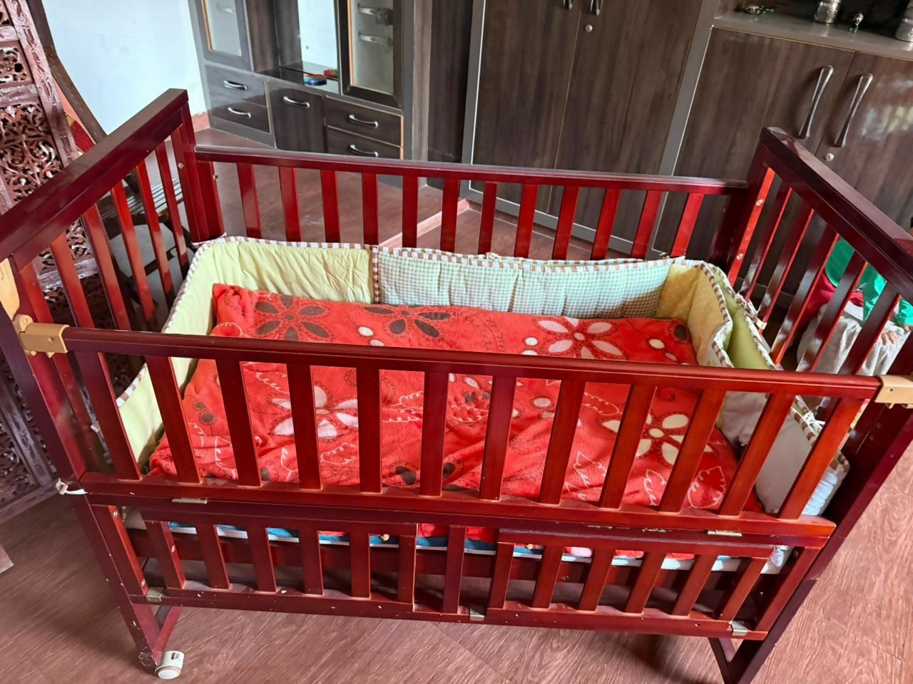 BABYHUG 3-in-1 cot, convertible baby bed, junior bed with mattress, baby cot with bedding set, BABYHUG Chester cot, baby furniture