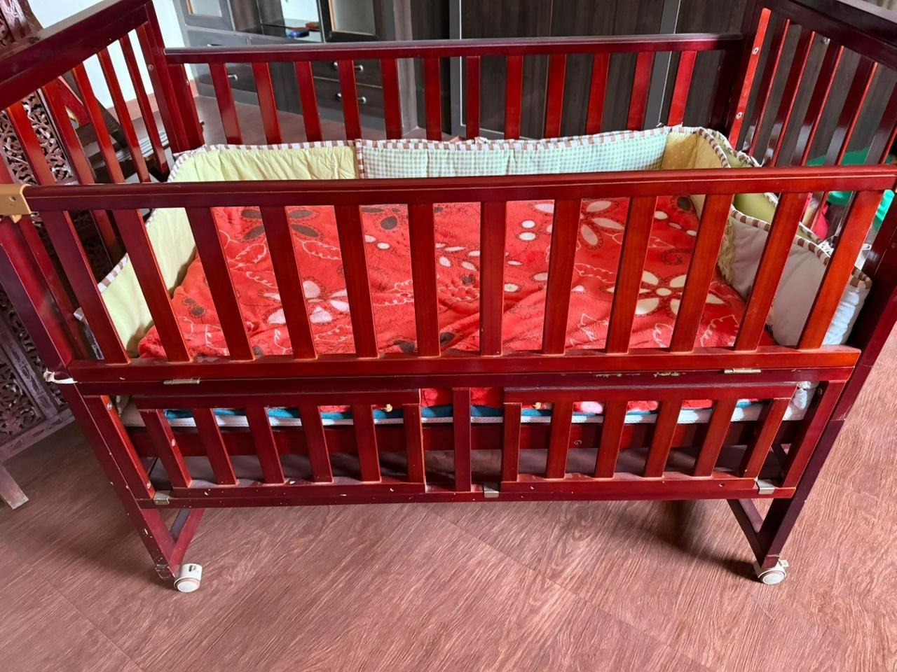 BABYHUG 3-in-1 cot, convertible baby bed, junior bed with mattress, baby cot with bedding set, BABYHUG Chester cot, baby furniture