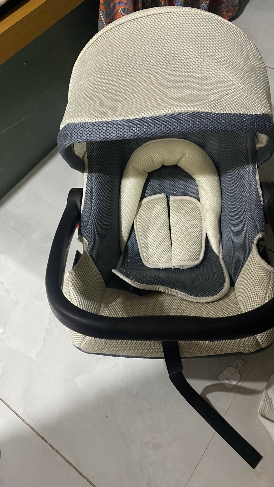 Mee Mee Baby Car Seat Cum Carry Cot with Thick Cushioned Seat (Pack of 1,Light Gray)