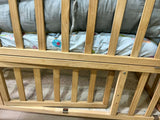 HUNY HUNY wooden baby crib – safe sleep, elegant design, and comfort for your little one.