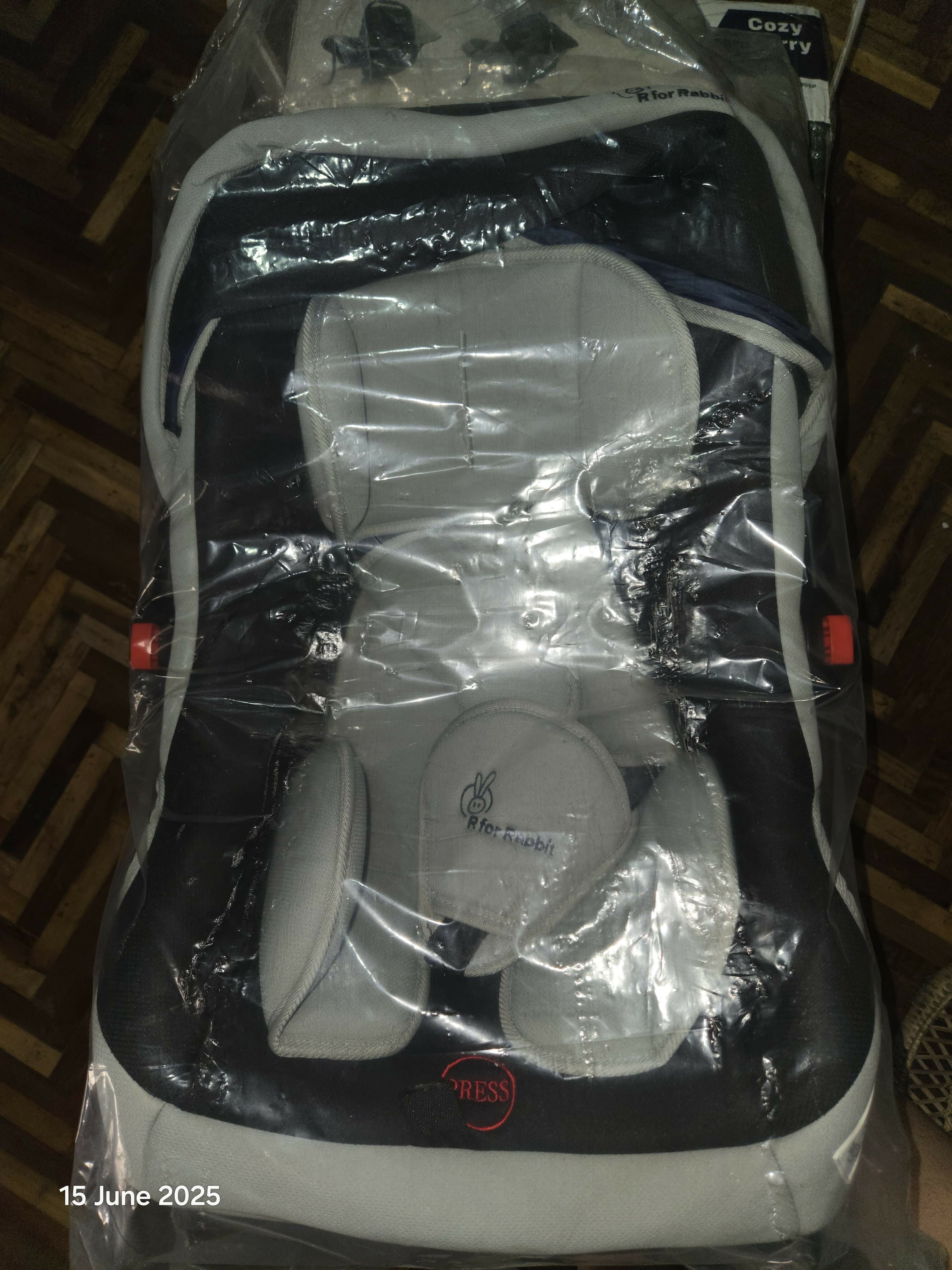 R FOR RABBIT 3-in-1 Multipurpose Carry Cot