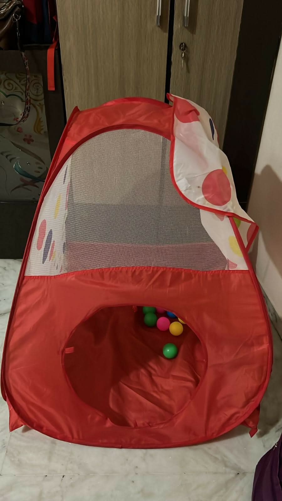 BABY BUCKET Tent House, Lightweight & Durable Playhouse for Kids, Easy Setup for Indoor & Outdoor Fun.