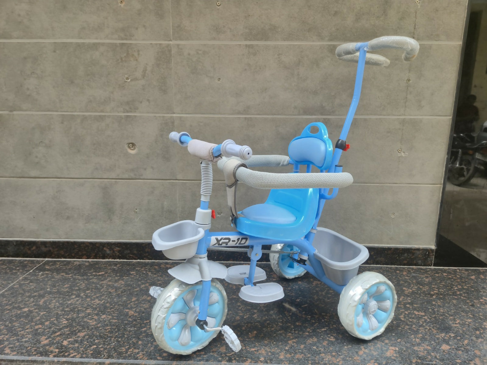 Durable and safe tricycle for kids – fun ride to develop balance and coordination.