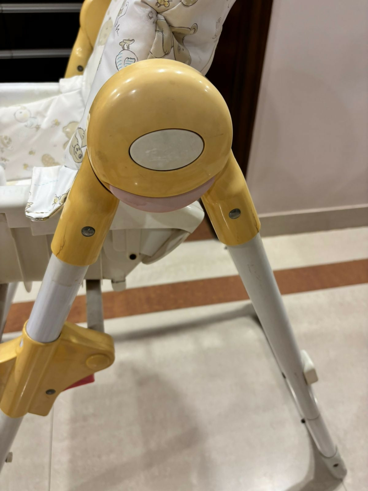 Parents looking for a functional, comfortable, and adorable highchair for daily feeding.